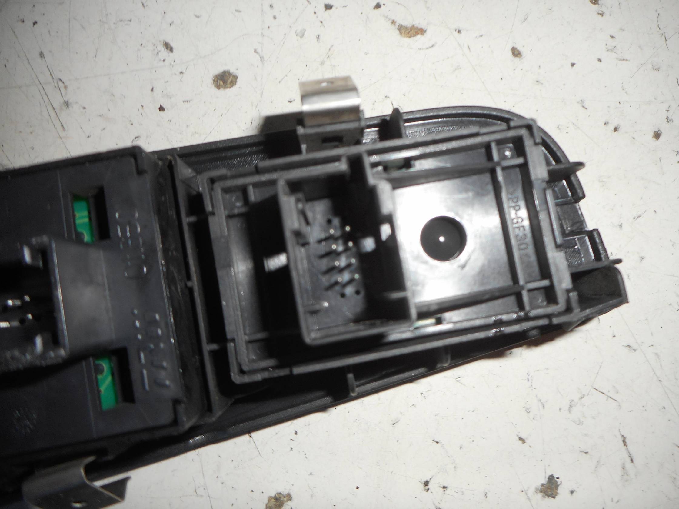 Interruttore alzacristalli porta ant.